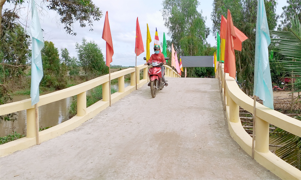 Tân Thạnh: Hiệu quả đối ứng vốn xây dựng cầu giao thông nông thôn