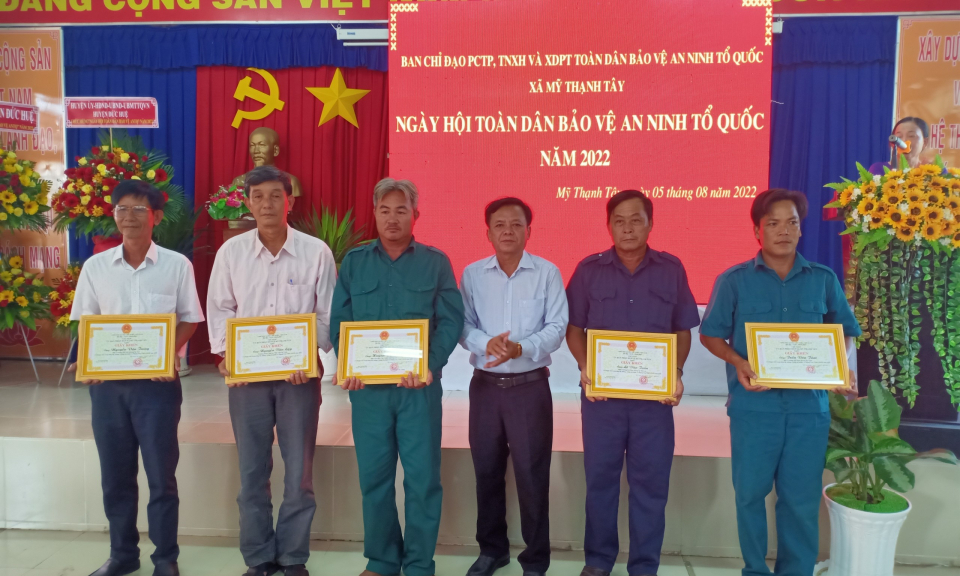 Đức Huệ: Xã Mỹ thạnh Tây tổ chức ngày hội toàn dân bảo vệ ANTQ