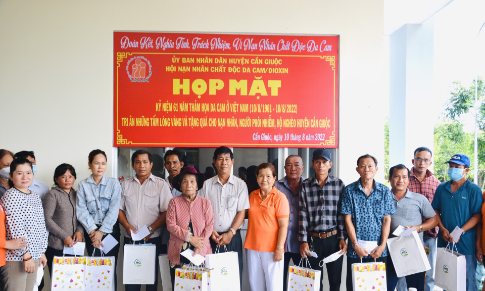 Cần Giuộc họp mặt và tri ân đóng góp Quỹ chăm sóc nạn nhân chất độc da cam