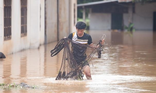 Mưa lớn gây ngập lụt diện rộng tại các tỉnh Trung và Nam Lào