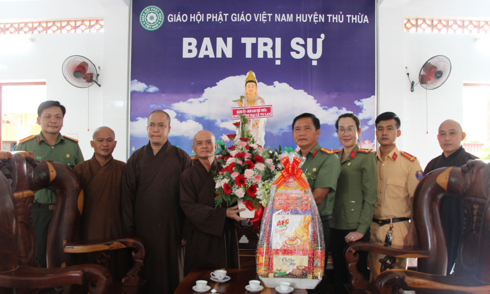  Đảng ủy Ban chỉ huy Công an huyện Thủ Thừa chúc mừng đại lễ Vu lan
