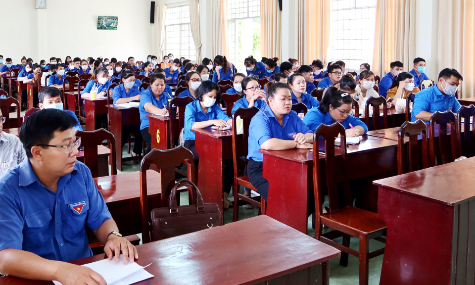 Cần Đước: 170 cán bộ đoàn cơ sở tham gia tập huấn nghiêp vụ công tác 