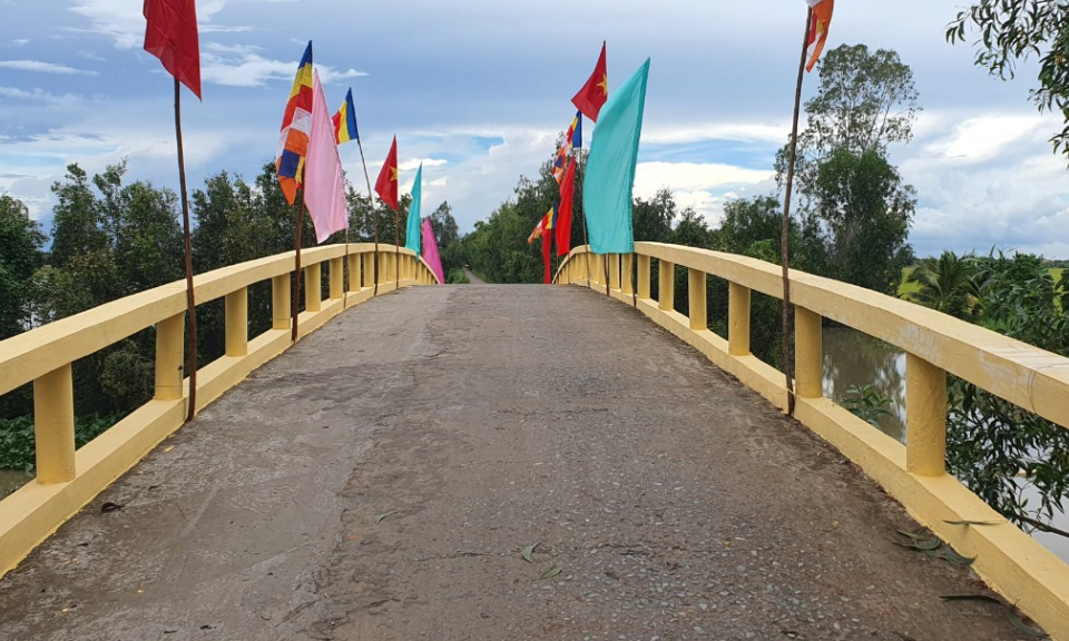 Tân Thạnh khánh thành 3 cây cầu giao thông nông thôn
