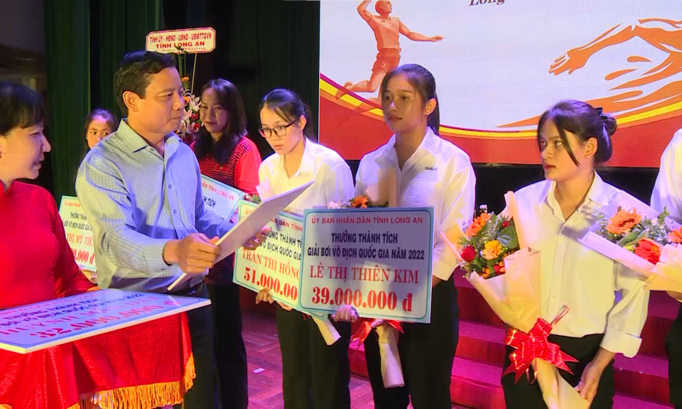 Tuyên dương vận động viên đạt thành tích tại các giải thể thao Quốc gia