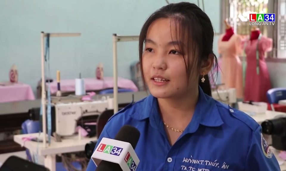 Nghề may thời trang thu hút nhiều bạn trẻ