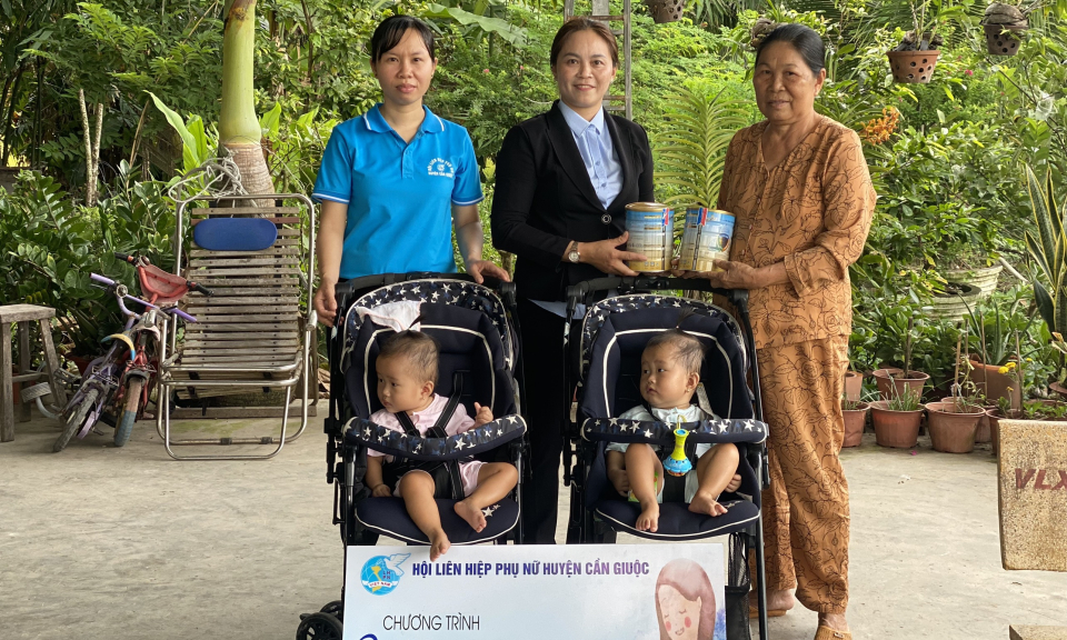 Giọt sữa yêu thương cho đứa trẻ mô côi mẹ vì COVID