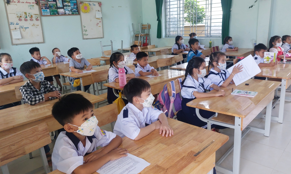 Tân Hưng: Hơn 670 học sinh lớp 1 chính thức tựu trường