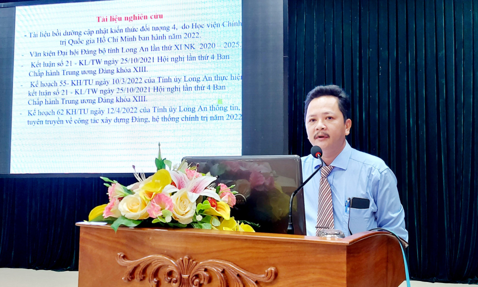 Kiến Tường khai giảng lớp bồi dưỡng cập nhật kiến thức cho cán bộ