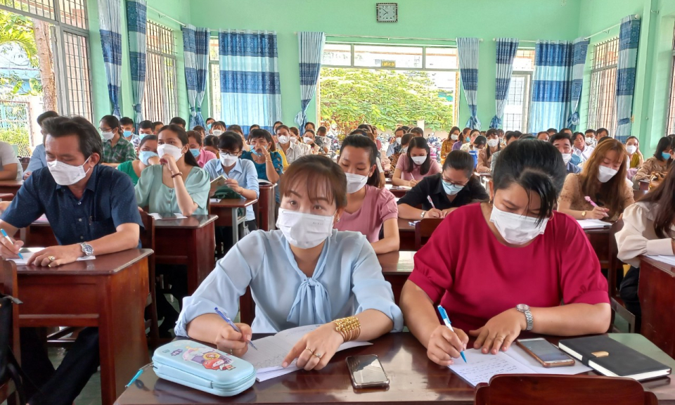 Cần Giuộc khai giảng lớp bồi dưỡng kiến thức quốc phòng và an ninh đối tượng 4