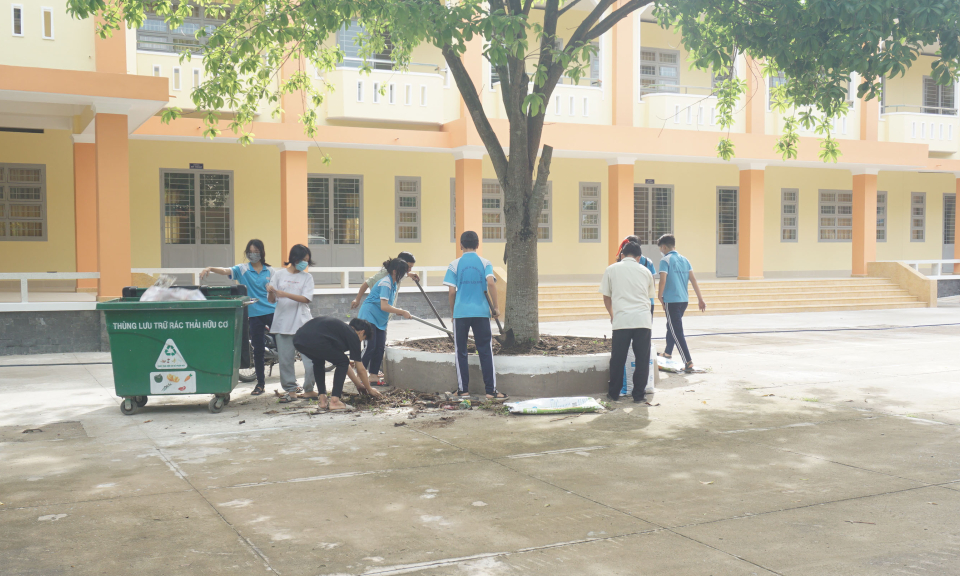 Bến Lức tích cực chuẩn bị cơ sở vật chất cho năm học mới