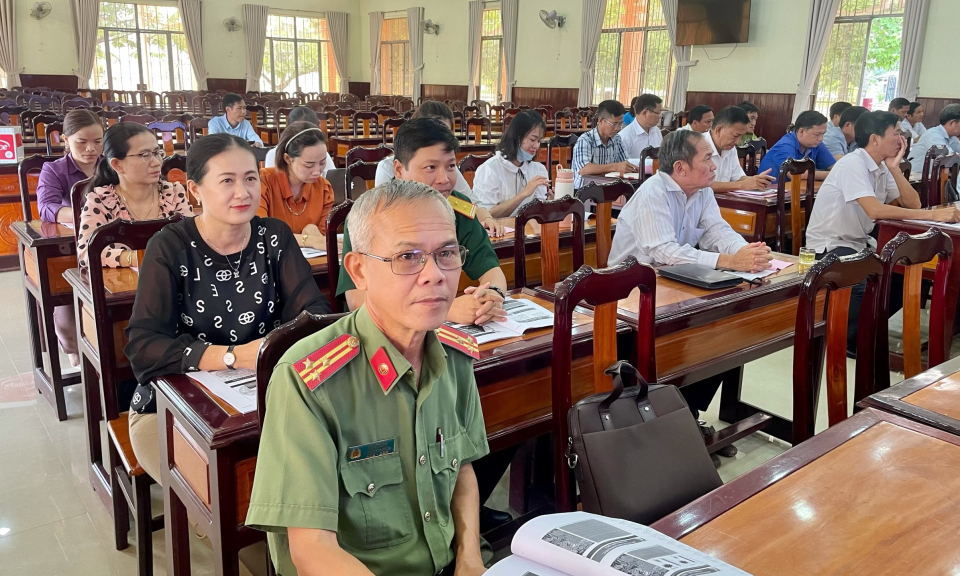 Tân Hưng tập huấn về chính sách Dân số