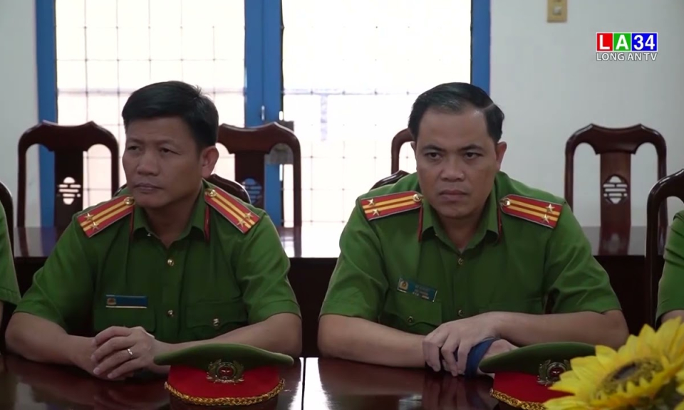 Công an tỉnh Long An khen thưởng đột xuất trong điều tra vụ án giết người tại Thủ Thừa