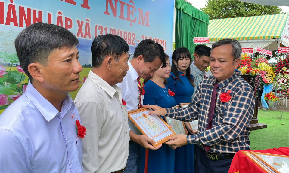 Tân Hưng kỷ niệm 30 năm ngày thành lập xã Hưng Hà