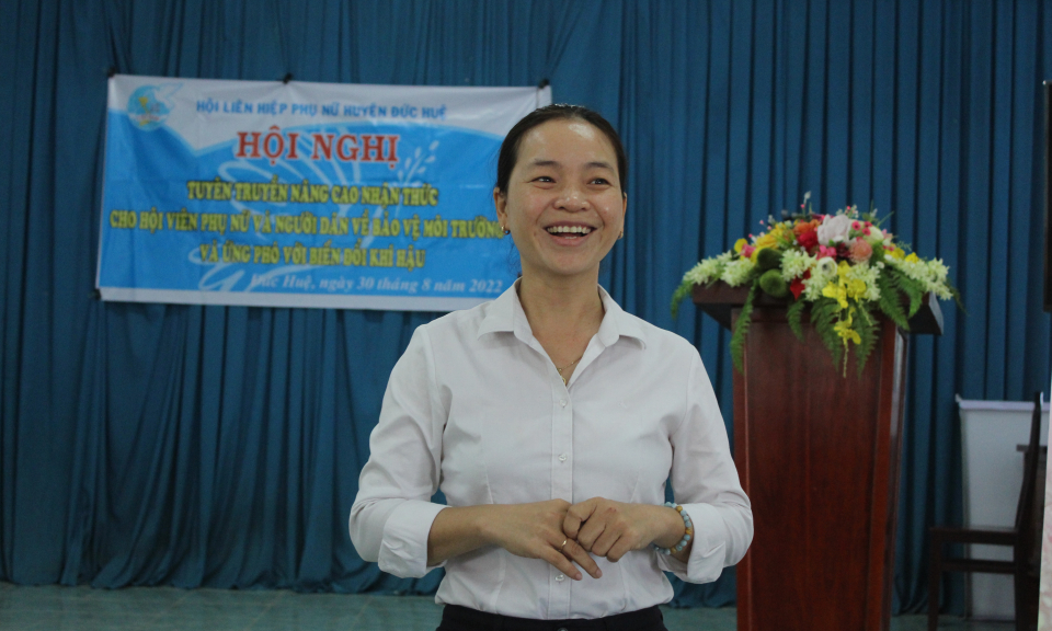 Đức Huệ tuyên truyền về bảo vệ môi trường và tư vấn việc làm cho phụ nữ biên giới