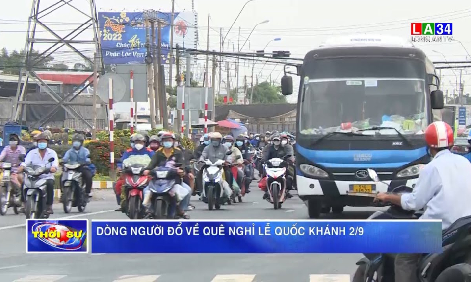 Dòng người đổ về quê nghỉ Lễ Quốc khánh 2/9