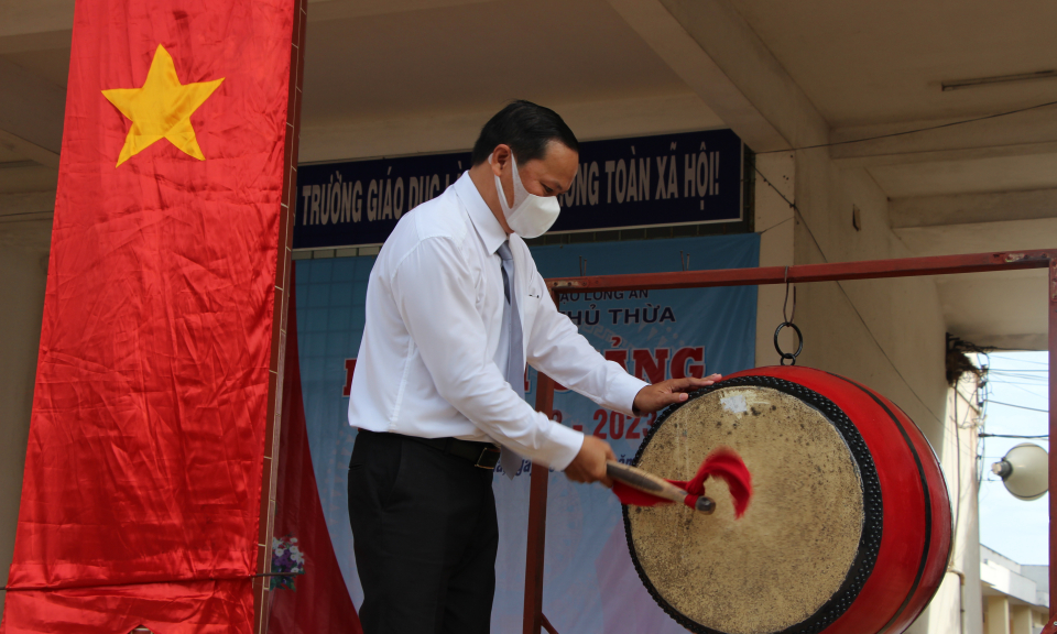 Trường THPT Thủ Thừa khai giảng năm học mới