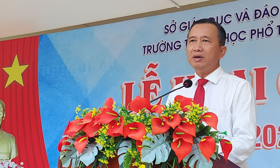 Giám đốc Sở GD&ĐT Long An dự lễ khai giảng năm học 2022- 2023 tại Thạnh Hóa