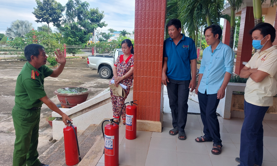 Tân Hưng triển khai thực hiện mô hình điểm “Tổ liên gia an toàn PCCC”