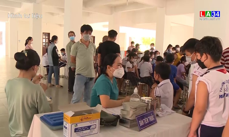 12/15 địa phương trong tỉnh tiêm nhắc lần 2 vaccine Covid-19 cho người 18 tuổi trở lên đạt hơn 100%