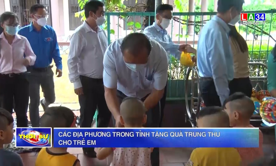 Các địa phương trong tỉnh tặng quà Trung thu cho trẻ có hoàn cảnh khó khăn