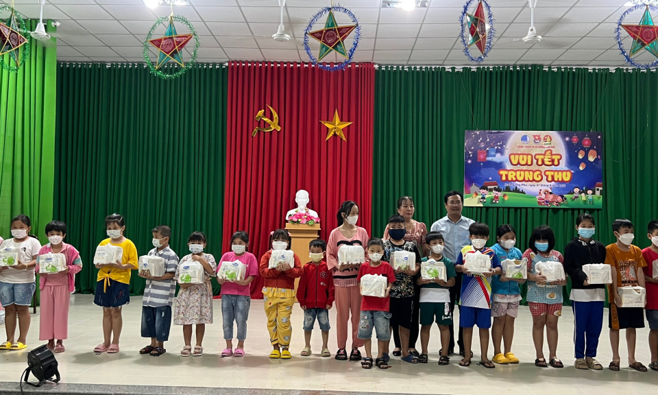 Tân An nhiều hoạt động vui Tết Trung thu cho trẻ em