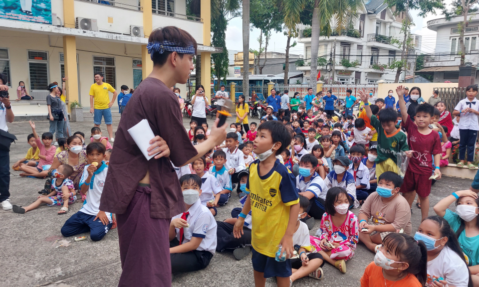 Tân Hưng sôi nổi các hoạt động Đêm hội trăng rằm