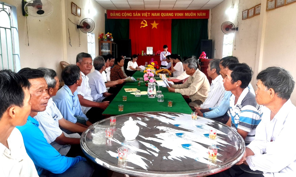 Tân Thạnh huấn luyện nông dân quản lý dịch hại trong nông nghiệp