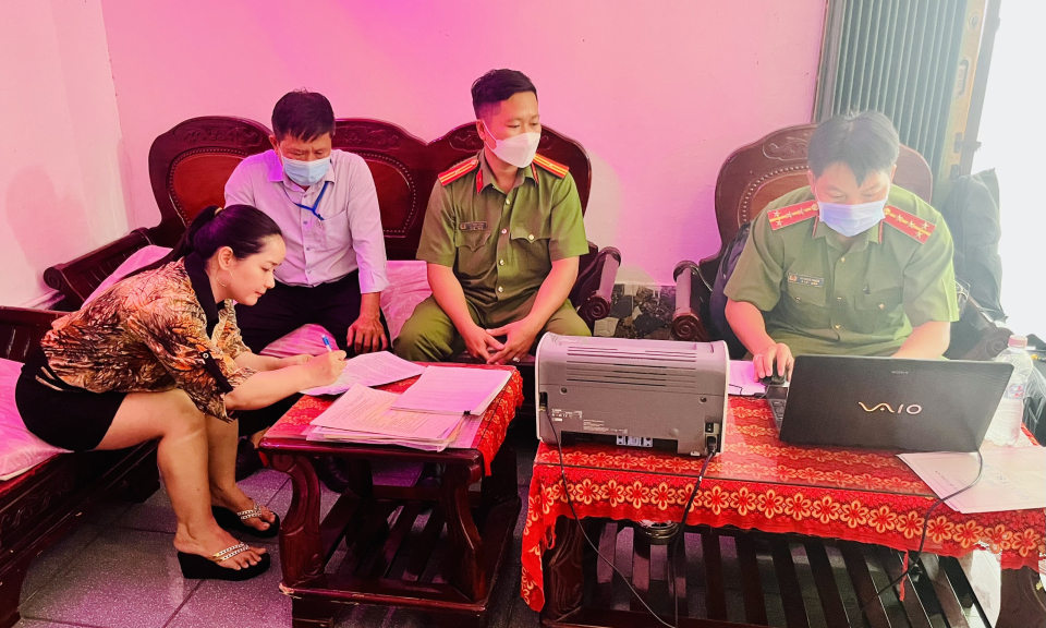 Bến Lức tổng kiểm tra các cơ sở kinh doanh dịch vụ karaoke, massage