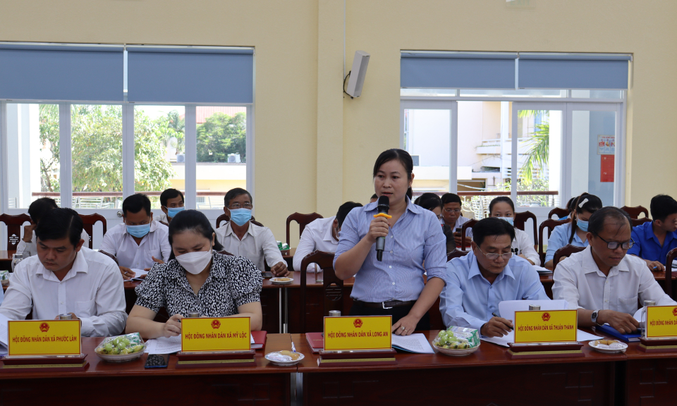 Thường trực HĐND huyện Cần Giuộc trao đổi kinh nghiệm hoạt động với các xã, thị trấn