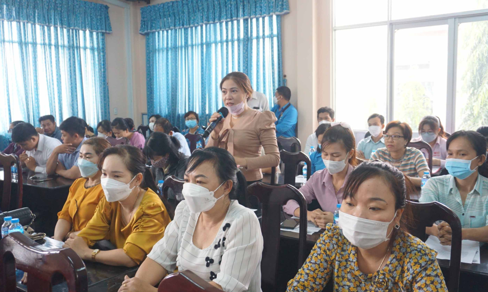 Bến Lức: Đối thoại giữa Chủ tịch UBND huyện với Công nhân lao động và Người sử dụng lao động
