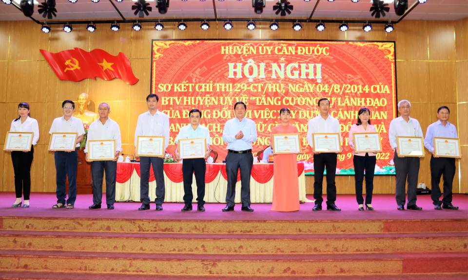 Huyện ủy Cần Đước: xây dựng cảnh quan xanh, sạch, đẹp, giữ gìn văn minh đô thị và bảo vệ môi trường