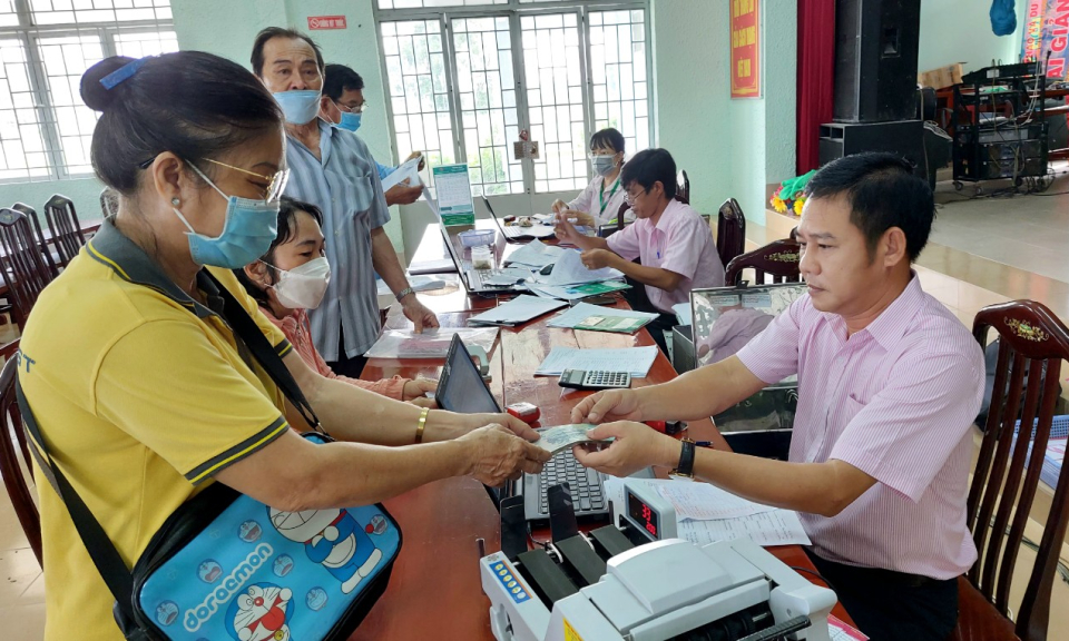 Ngân hàng Chính sách xã hội huyện Châu Thành  giải ngân chương trình học sinh sinh viên năm học 2022 – 2023