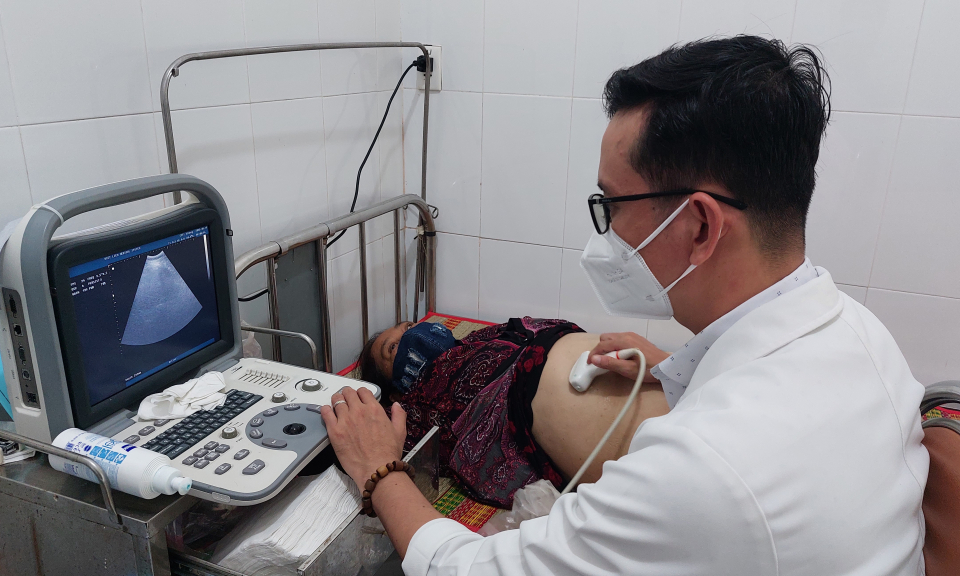 Tân Hưng khám sức khỏe định kỳ cho người cao tuổi