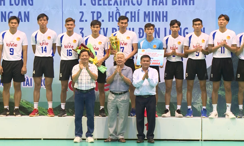 Bế mạc Giải bóng chuyền chào mừng Tuần Văn hóa - Du lịch tỉnh Long An năm 2022