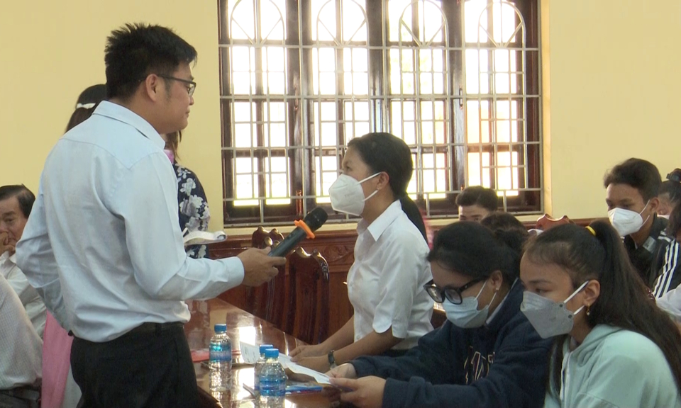 Tân Trụ tư vấn hướng nghiệp, đưa người lao động đi làm việc nước ngoài.