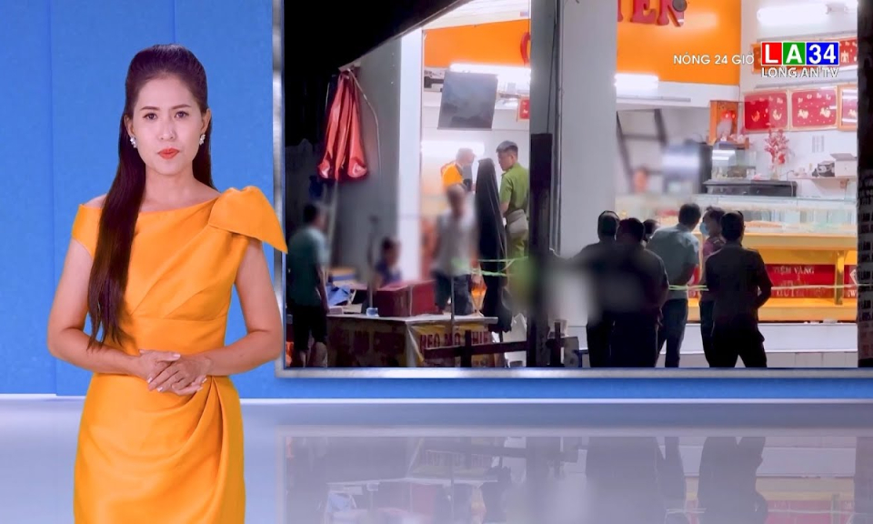 "Đạo chích" cướp tiệm vàng ném ra đường, ngồi yên chờ bị bắt