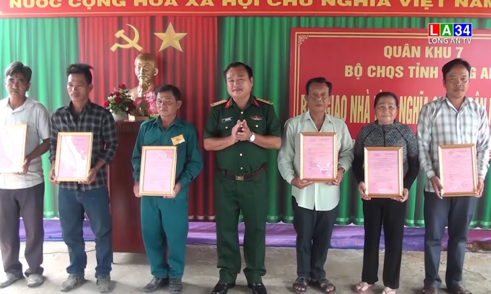 Tân Hưng: Bộ CHQS tỉnh bàn giao Nhà tình nghĩa quân - dân