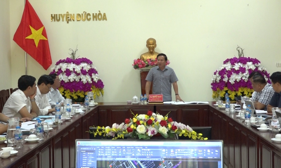 Chủ tịch UBND tỉnh Long An kiểm tra tiến độ triển khai công trình ĐT.823D