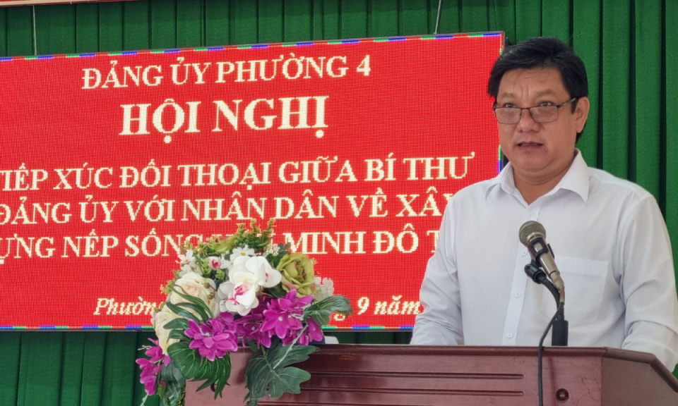 Bí thư Đảng ủy Phường 4, thành phố Tân An tiếp xúc đối thoại trực tiếp với Nhân dân