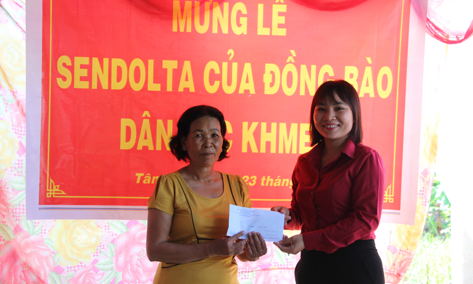 Thủ Thừa – Phó chủ tịch UB MTTQ VN tỉnh Long An Chúc mừng lễ Sendolta
