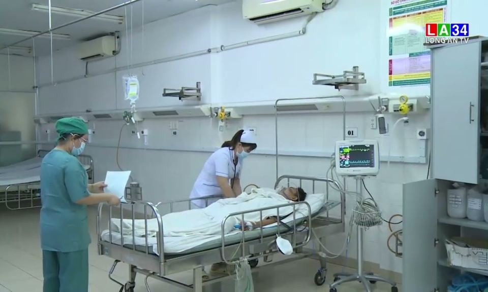 Long An: Nhóm côn đồ cầm hung khí xông vào tấn công bệnh nhân, đập phá tài sản bệnh viện