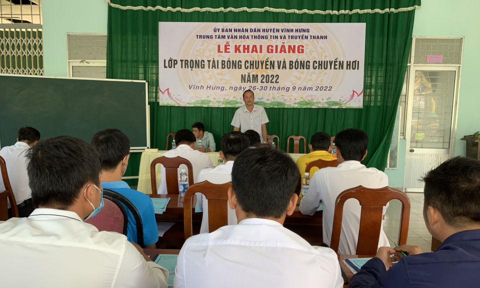 Vĩnh Hưng tập huấn nghiệp vụ trọng tài bóng chuyền và bóng chuyền hơi