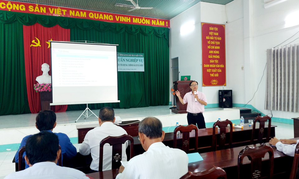 Kiến Tường tập huấn nghiệp vụ cho cán bộ tham gia quản lý tín dụng chính sách xã hội