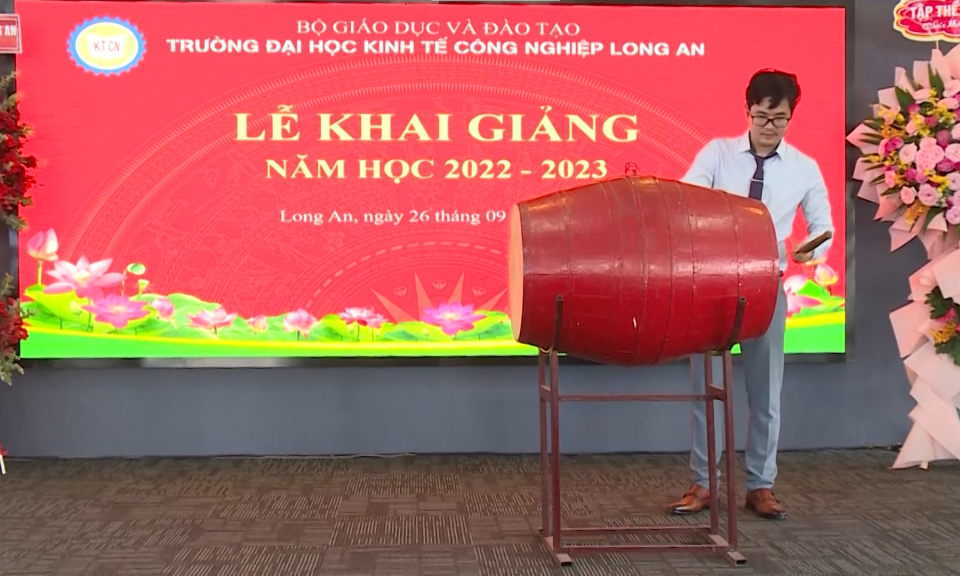 Trường Đại học Kinh tế Công nghiệp Long An khai giảng năm học 2022-2023