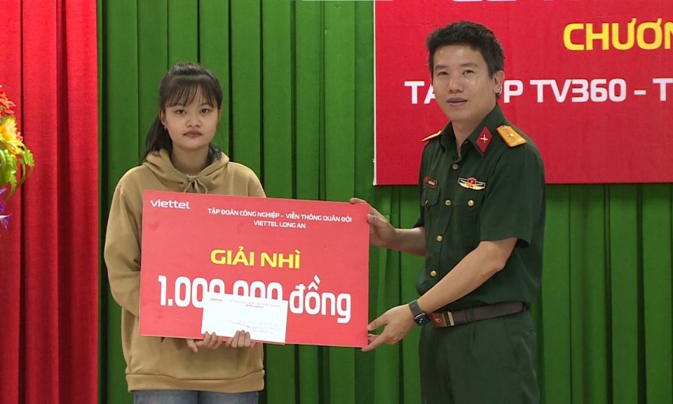 Trao giải đợt 3 cho khách hàng trúng thưởng từ Chương trình Tải app TV360