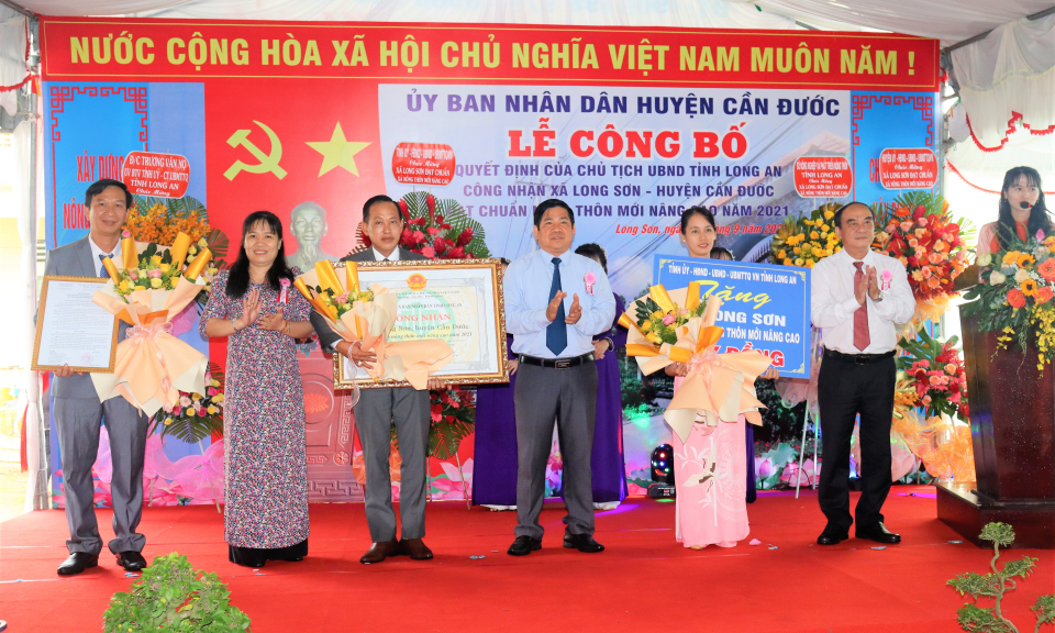 Xã Long Sơn, huyện Cần Đước đạt chuẩn nông thôn mới nâng cao