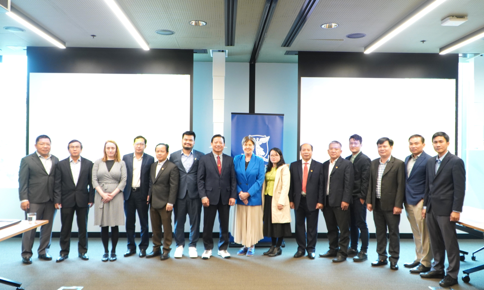 Đoàn công tác tỉnh Long an thăm và làm việc tại Đại học Melbourne và Trang trại Tập đoàn Costa, Australia