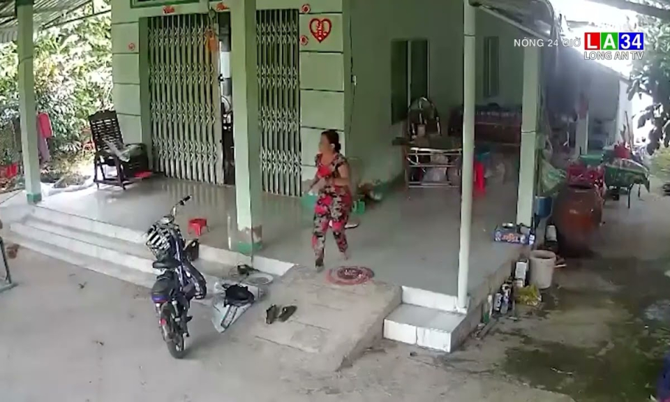 Bắt kẻ cầm dao xông vào nhà dân cướp vàng lúc giữa trưa