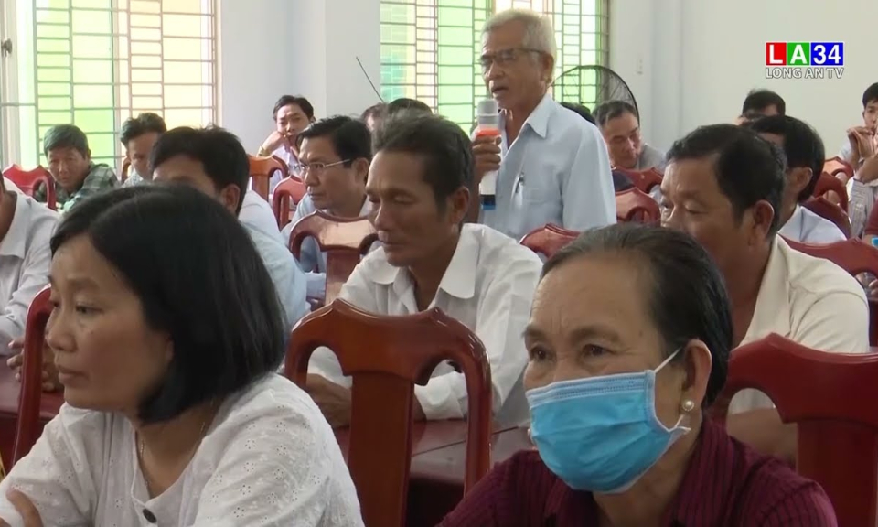 Đại biểu Quốc hội tiếp xúc cử tri tại huyện Tân Trụ