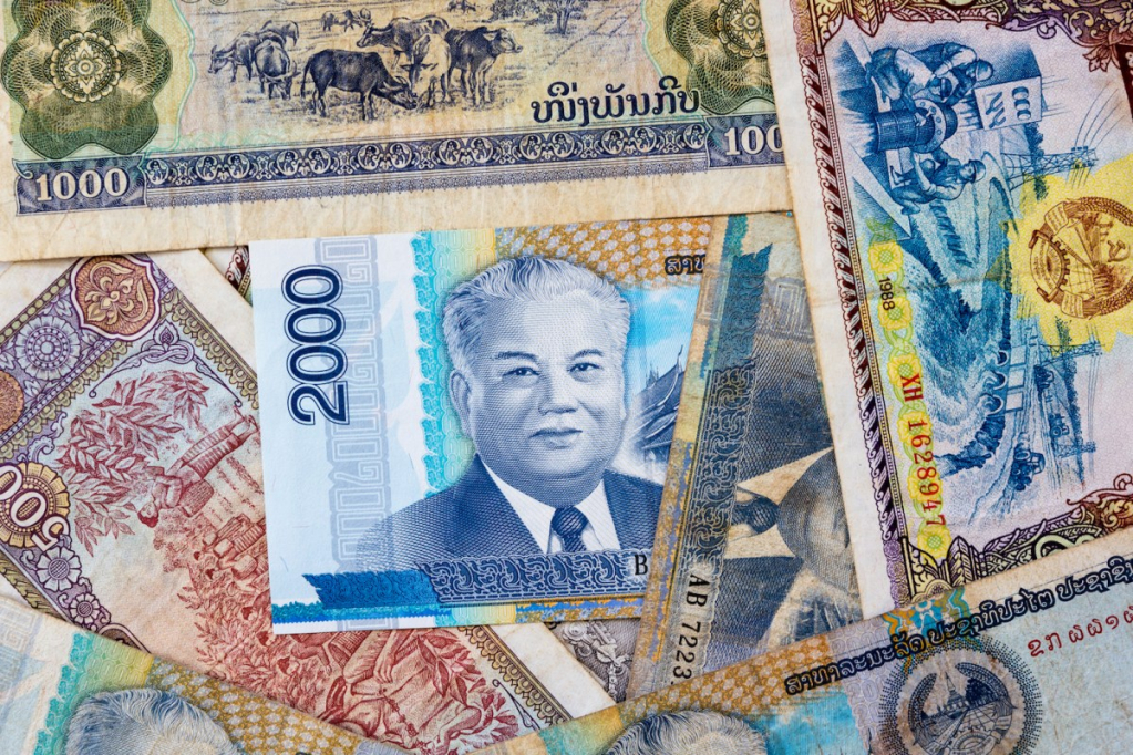 Đồng Kíp, một trong những loại tiền tệ độc đáo của Lào, được nhiều người yêu thích và sưu tầm. Nếu bạn là một người yêu thích đồng Kíp, hãy đến với chúng tôi để ngắm nhìn những chiếc đồng tiền này cực kỳ sống động và đẹp mắt. Hãy bấm vào ảnh ngay bây giờ để đắm chìm trong thế giới đồng Kíp tuyệt vời!